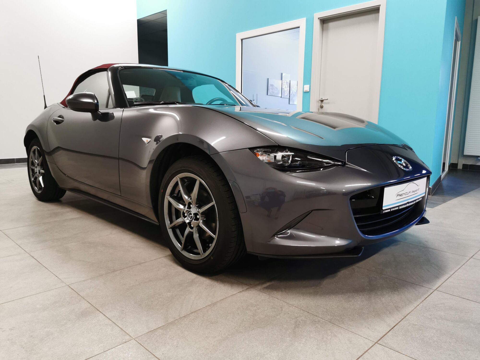 MAZDA MX-5 Sakura Illzach 0